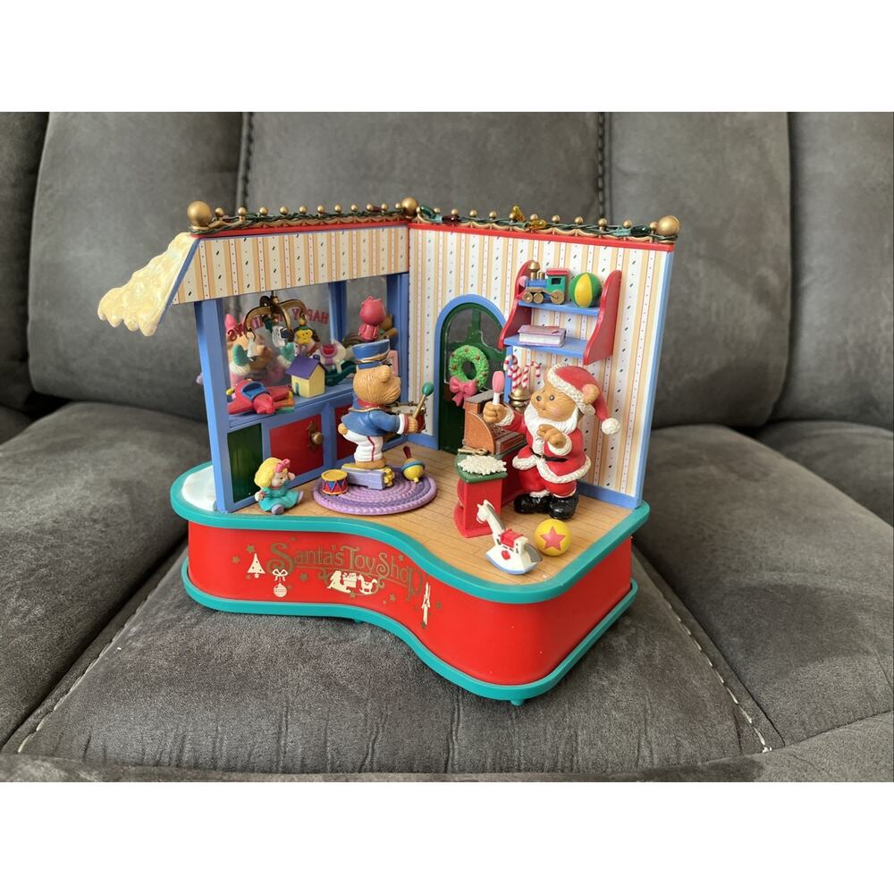 Vintage 1995 Lustre Fame Christmas Traditions Animated Musical Santa's Toy Shop